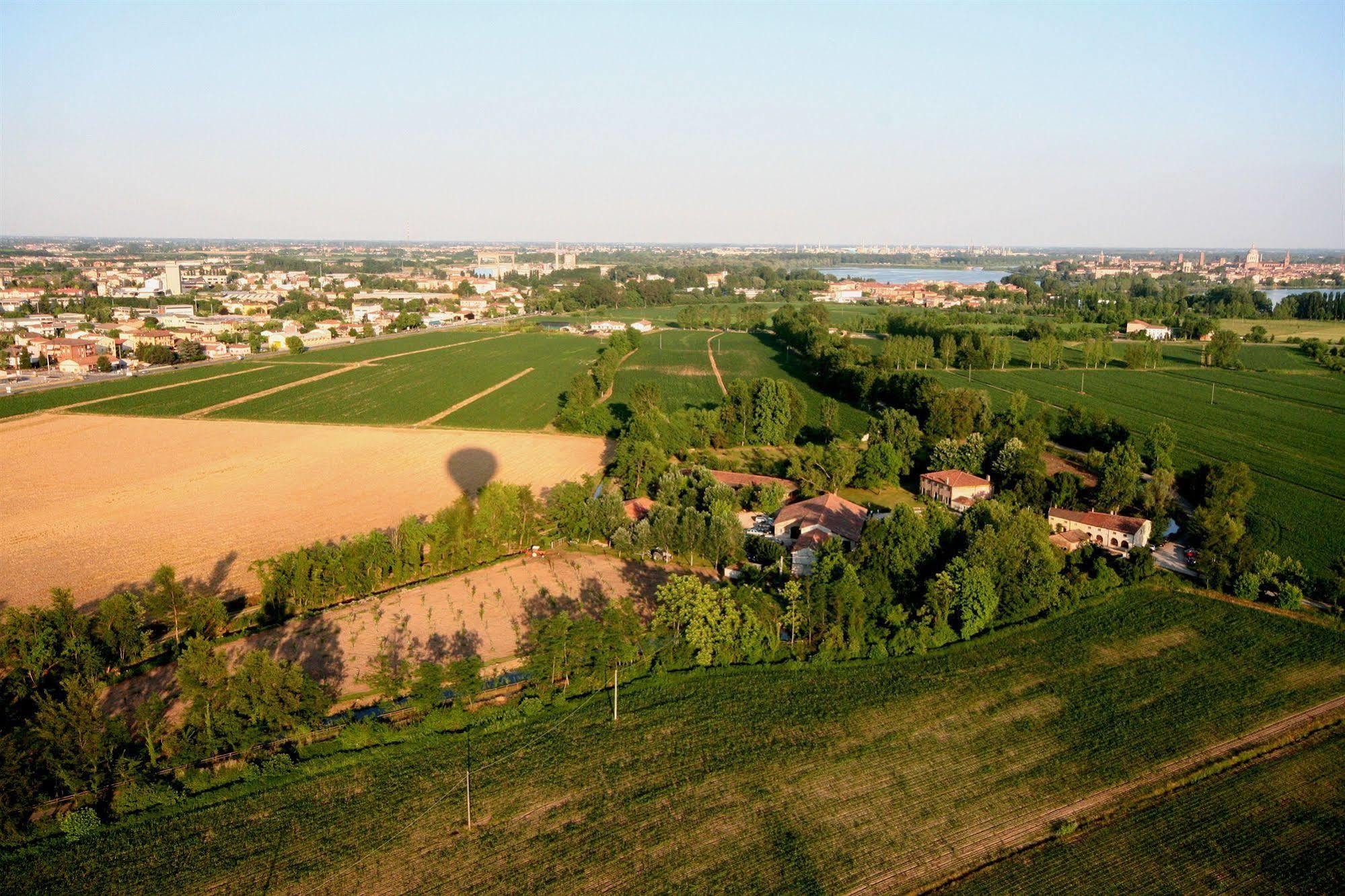 Agriturismo Corte San Girolamo Мантуя Екстер'єр фото